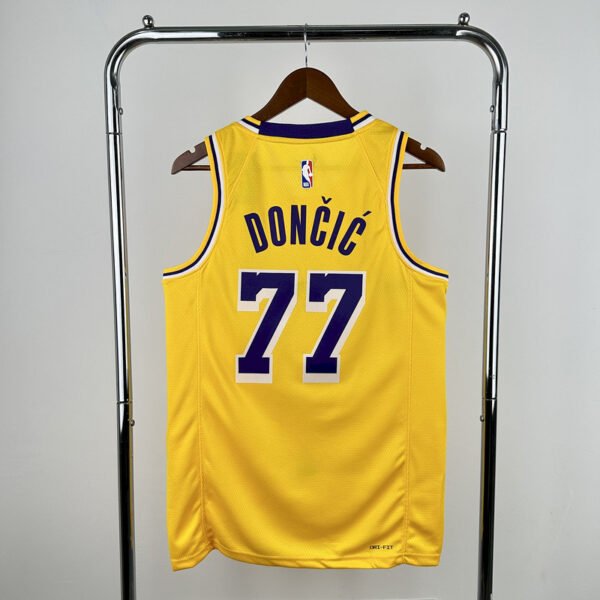 Camiseta Lakers Doncic NBA - Image 2